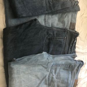 4 Pairs of Straight Leg Jeans. Size 36x32
